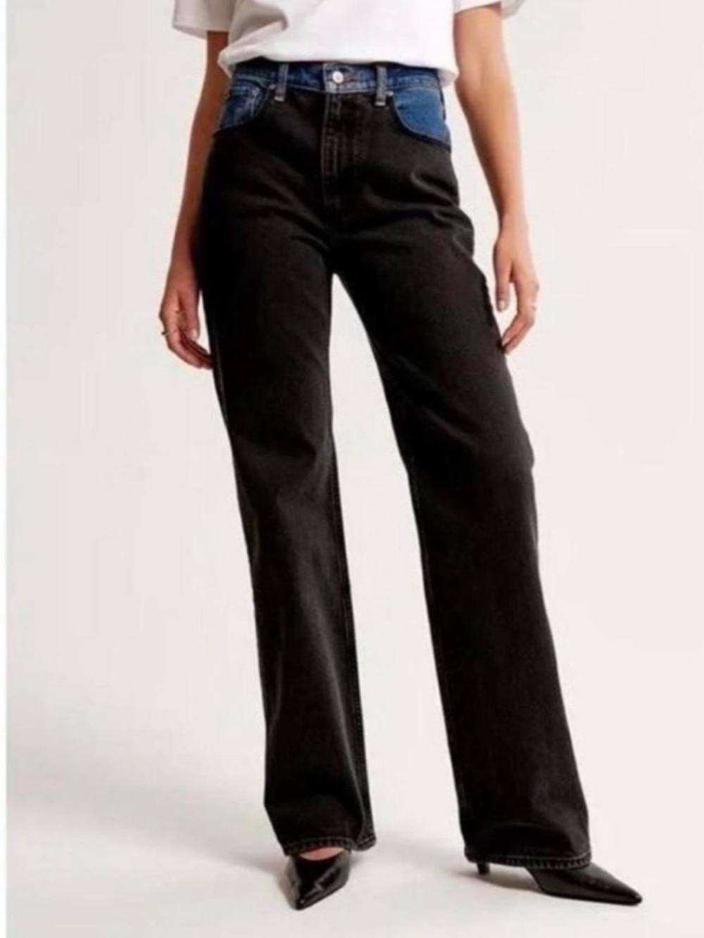 Abercrombie & Fitch relaxed fit with Blue Waist Accents